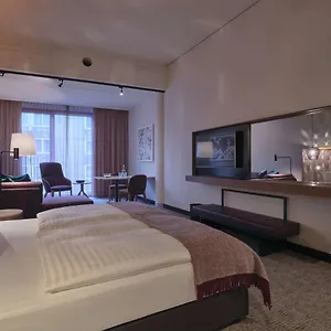 4* 호텔 아디나 아파트먼트